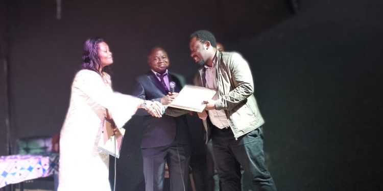 Bukavu : le « CFIDH » décerne un diplôme de mérite et d’excellence à Patrick Baka Wa Bana