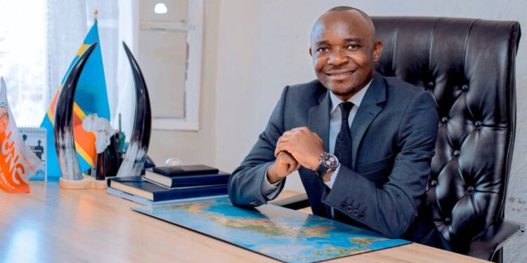 Bukavu : Le défenseur des droits humains, Me Moïse BASHWIRA attristé et inconsolable à la suite du meurtre d’un innocent . Il appelle les autorités compétentes à organiser le plus vite possible une audience foraine à KALENGERA en procédure de flagrance afin de sanctionner l’auteur qui a tiré sur cet homme généreux