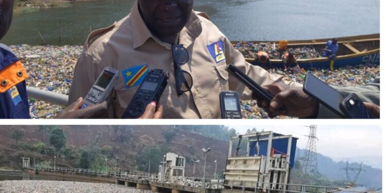 Bukavu : Les déchets charriés par les eaux de pluies et qui finissent leur course au barrage Ruzizi 1 risquent d’occasionner l’arrêt de toutes les machines de la centrale.(Dp SNEL)
