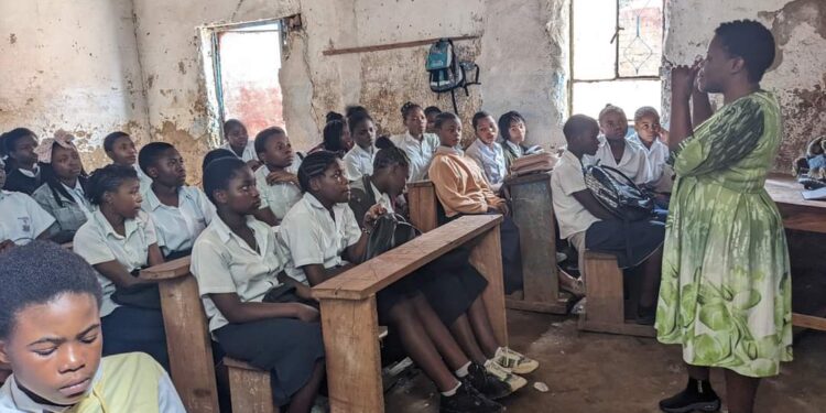 Sud kivu : Les mythes autour des questions liées à la santé sexuelle et reproduction brisés aujourd’hui grâce aux clubs Maisha de Uwezo Afrika initiative.