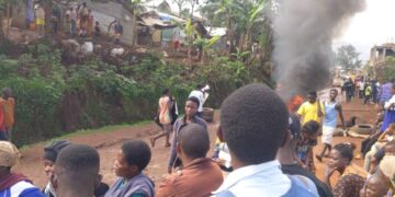 Bukavu : La population du camp saïo et ses environs en sit-in sur la route menant vers le cimetière de la Ruzizi pour exiger sa réhabilitation