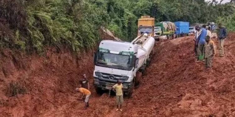 Sud Kivu : Délabrement de la RN2, la société civile de Mwenga veut la contribution des sociétés chinoises exploitant les minerais dans la zone pour sa réhabilitation