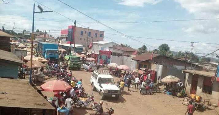 Kabare : Les populations de Bugorhe et Irambi dans des questionnements après les crépitements des balles le week-end dernier. Déjà, aucune activité à Kavumu après 19h30(Décision chef groupement)