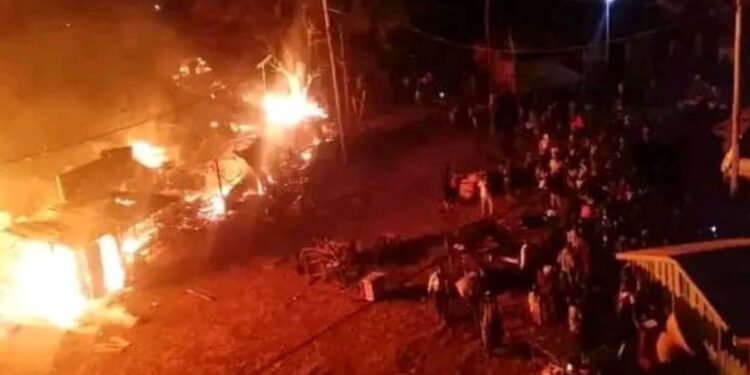 Kalehe: Un incendie fait deux morts et une cinquantaine des maisons commerciales calcinées à Ihusi centre