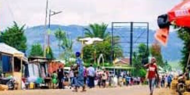 Kabare : Des hommes en tenue militaire tuent un motocycliste et braquent des véhicules sur la RN2 à Kabamba