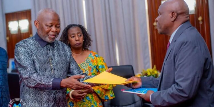 RDC – Assemblée nationale : Vital Kamerhe réceptionne officiellement la pétition, une plénière convoquée ce mercredi pour en débattre