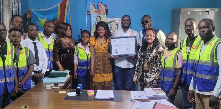 Kadutu : Maître Byamungo Kazimiri Samuel honoré pour son leadership remarquable par l’ASBL Umoja Kwa Mabadiliko