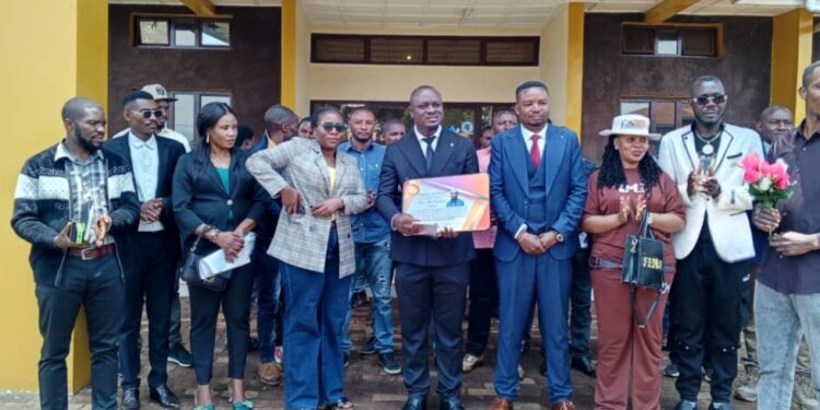 Kabare : L’administrateur Élie Rubabura Espoir décoré par le BUDC pour son engagement exemplaire au service du développement local