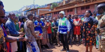 IBANDA :  Le Bourgemstre Eugène Mubalama supervise une opération d’assainissement d’envergure à Panzi et mobilise la jeunesse autour de la vision de l’AFC-M23