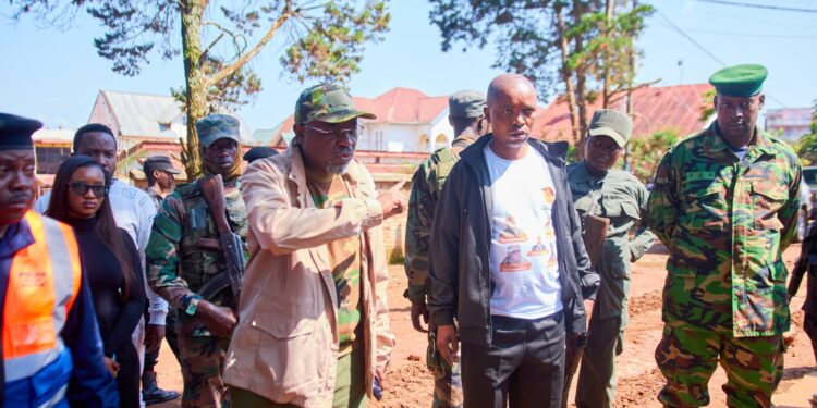 Bukavu : Main dans la main avec le Gouverneur, le Bourgemstre Eugène Mubalama s’illustre dans la mise en œuvre des projets de l’AFC/M23 pour une Ibanda propre et modernisée