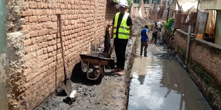 Irambo : Lancement du curage du collecteur Luziba sous impulsion du gouverneur, mobilisation citoyenne en cours