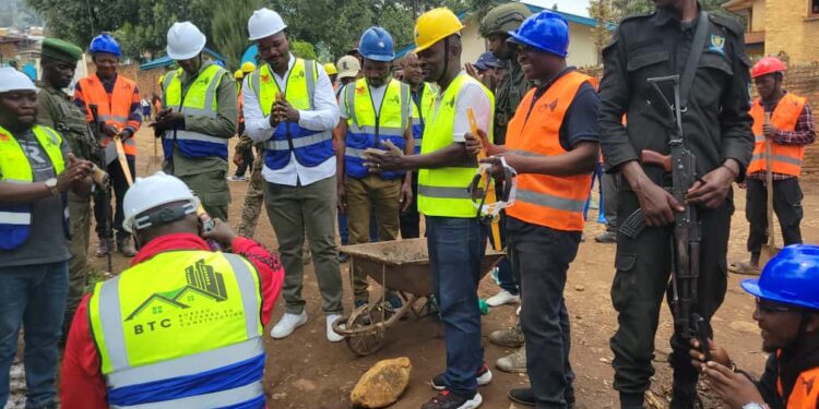 Kadutu : Le vice‑gouverneur Dunia Masumbuko pose la 1ère pierre pour les travaux de réhabilitation du tronçon Stade de la Concorde–Carrefour