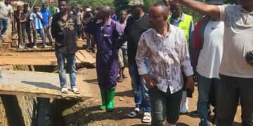 Kadutu : Le bourgmestre ad intérim René Bulikoliko en tournée infatigable pour l’assainissement, la mobilisation populaire et le soutien aux actions locales de salubrité