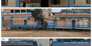 Bukavu : La commune d&rsquo;Ibanda inaugure quatre abris métalliques construits à la maison communale pour améliorer l’accueil des visiteurs