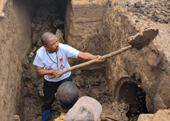 Tournée de supervision des travaux Salongo par le bourgmestre d&rsquo;Ibanda : mobilisation exemplaire pour la propreté et engagement communautaire