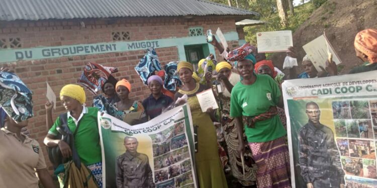 IDJWI : Réussite de la 3e phase de graduation des femmes cultivatrices de café de CADI Coop-CA à Mugote . Des Pagnes, téléphones et appareils  offerts sous l&rsquo;impulsion d&rsquo;Olivier Mayanga