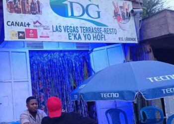 Nyalukemba : Terrasse DG Lasvegas-Resto ,un cadre idéal pour l’achat de boissons à un prix promotionnel. Situé sur la Route petit Marché Feu vert 2, sur avenue Albert Kayabu, on y trouve également un service de restauration moderne