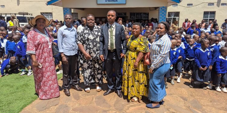 Bukavu : Eugène MUBALAMA, Bourgmestre ai d’IBANDA accueille les élèves de l’ISP lors d’une visite guidée