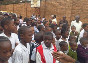 Bukavu : les élèves du Complexe scolaire Espoir 1 en visite à l’EP Heri Kwetu, une école d&rsquo;excellence et  de solidarité