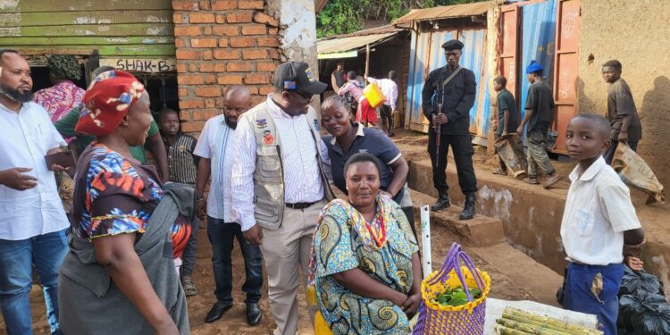 Bukavu : le maire Dr Nicolas Kyalangalilwa en tournée de proximité ce lundi pour renforcer l’assainissement, le reboisement et la sécurité