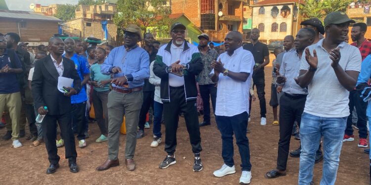 IBANDA : le Bourgmestre Jonathan Kanane valorise le sport comme pilier de cohésion et d’unité sur l’avenue Cercle Hyppique à Nyalukemba
