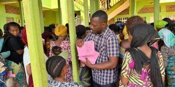 Bukavu : Convaincu que le véritable bonheur est celui que l’on partage avec ses semblables, Dr JOHN KITUMAINI MUNYAHALI continue d&rsquo;apporter un ouf de soulagement dans plusieurs ménages