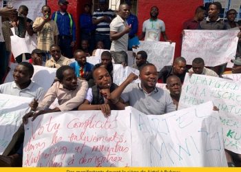 Bukavu  : Paulin Mulume aux côtés des acteurs sociaux  dans un sit-in devant le bureau de télécommunication Airtel