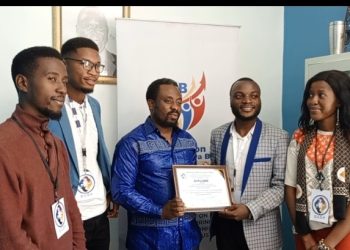 SUD-KIVU/SOCIAL: Son apogée politique s&rsquo;annonce bien… Plusieurs couches Sociales décernent des diplômes d&rsquo;excellence au kijana national, NAMAZIHANA BACHOKE PATRICK BAKA WA BANA