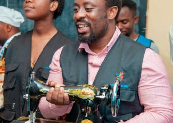 BUKAVU/ÉDUCATION : La population du quartier Nkafu tombe sous le charme du kijana national, Namazihana Bachoke Patrick Baka Wa Bana qui y lance l&rsquo;extension de l&rsquo;institut de formation professionnelle qui porte son nom
