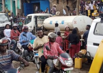 Bukavu : Le mouvement citoyen Bloc Uni pour le Développement du Congo inquièt du danger que présente le lavage des motos à Kaduru, un lavage qui menace énormément la route