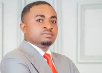Sud kivu: Face aux problèmes majeurs que connaît la province entre autres le chômage des jeunes et le délabrement des infrastructures routières, Jordan MULIKUZA garde un secret au nouveau gouverneur JJ. PURUSI pour y remédier