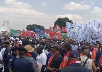 Sud kivu: Arrivée du gouverneur de province JJ PURUSI, l&rsquo;ambiance est au zénith à l&rsquo;aéroport de Kavumu quelques heures avant l&rsquo;atterrissage de son avion