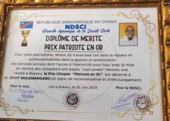 Sud-kivu : Pour son travail abattu dans l&rsquo;opération Cash power à Bukavu, Jovy MULEMANGABO, Dp de la SNEL décoré patriote en or  par la NDSCI