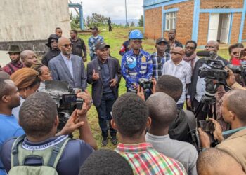 Bukavu: Les ministres provinciaux des ressources hydroliques et celui des finances palpent du doigt la situation actuelle du réservoir Mazigiro de Nyantende.