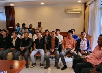 Sud Kivu : 17 chinois qui exploitent illégalement des minerais à Walungu et leurs collaborateurs, arrêtés et présentés à la presse