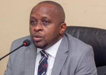 Sud Kivu : Dossier arrestation de 3 chinois et 400 000$ ainsi que 10 lingots d&rsquo;or, le VPM de l&rsquo;intérieur s&rsquo;invite dans l&rsquo;affaire et veut un rapport détaillé