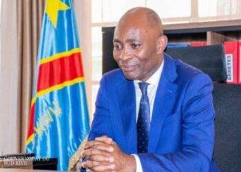 Insécurité grandissante au Sud Kivu : Le gouverneur de province en tournée dans la ville de Bukavu rassure la population et l’appelle au calme