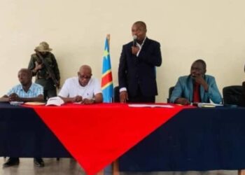 Sud Kivu: En réunion avec les chefs des services administratifs, le nouveau gouverneur de province sous l&rsquo;AFC/M23 annonce la réduction de l&rsquo;effectif des agents et des nouveaux numéros matricules
