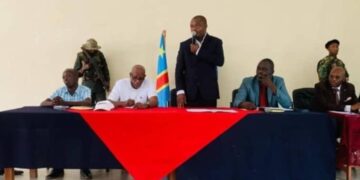Sud Kivu: En réunion avec les chefs des services administratifs, le nouveau gouverneur de province sous l&rsquo;AFC/M23 annonce la réduction de l&rsquo;effectif des agents et des nouveaux numéros matricules