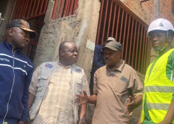 Bukavu : L’avenue Camp Snel 2 transformée, la population salue le leadership du chef d’avenue Dieudonné Bahala Bakulikira