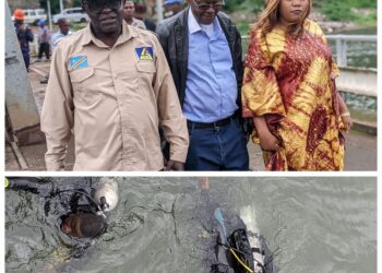 Bukavu : Le maire de la ville Ladis Muganza et le Dp de la SNEL Jovy Mulemangabo assistent aux travaux de nettoyage de grille du barrage de la centrale hydroélectrique par les plongeurs