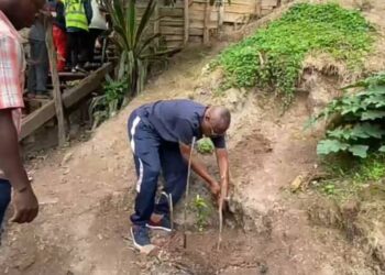 Bukavu : Inspirés par le leadership et la vision du bourgemstre Jonathan Kanane, les cadres de base d&rsquo;Ibanda se mobilisent pour l’assainissement de leur commune