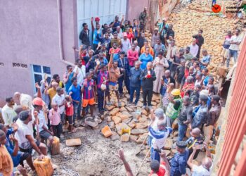 Ibanda : Eugène Mubalama matérialise la vision de l’AFC-M23 en lançant la seconde phase des travaux routiers sur l’axe Mouvement Marial–Chez Boba, avec le soutien du Gouverneur Patrick Busu Bwa Ngwi