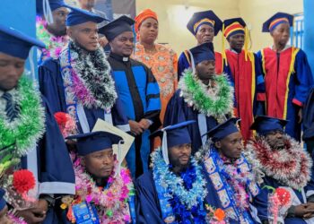 Sud kivu: PURSUE BIBLE COLLEGE DR CONGO remet les diplômes à 16 lauréats formés en théologie, sur le leadership chrétien