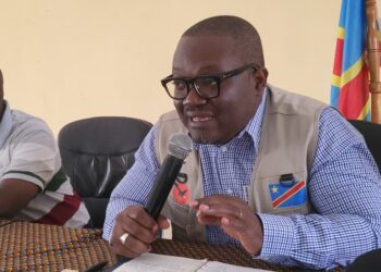 BUKAVU : Le maire Nicolas Kyalangalilwa à l’écoute des vendeurs du marché central de Kadutu, l’amélioration des conditions de travail au cœur des échanges