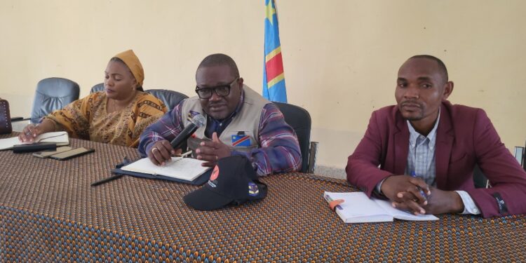Bukavu : le maire Dr Nicolas Kyalangalilwa insiste sur le respect du prix du carburant fixé par le gouverneur de province Patrick Busu Bwa Ngwi Nshombo et l’ordre dans le secteur