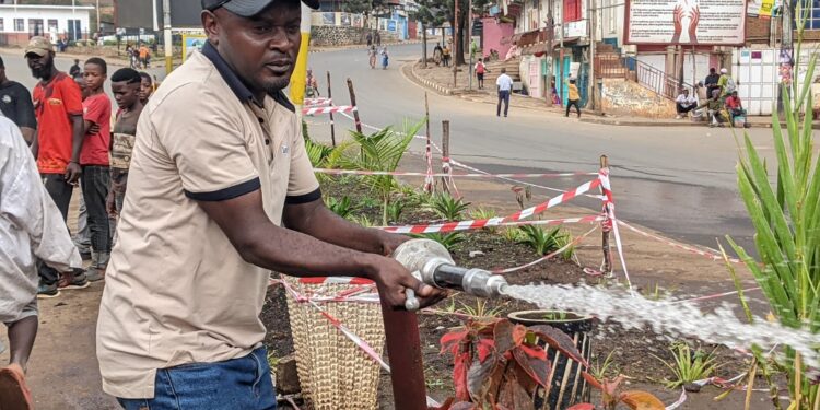 IBANDA : en tournée à Nyawera, Mukukwe, Hewa bora, Telecom et Elaquate, le Bourgmestre jonathan kanane supervise le salongo et soutient les travaux d’infrastructures