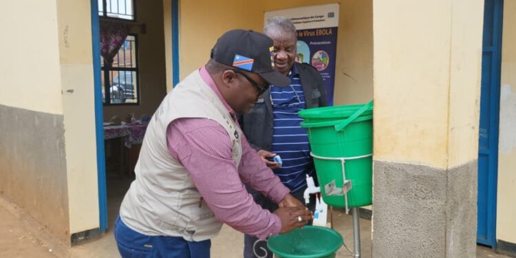Bukavu : le maire instruit les responsables des écoles à renforcer les mesures sanitaires pour faire de chaque établissement un rempart contre la Maladie à virus Ebola