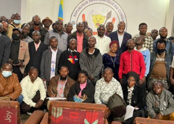 Ibanda : Lors d’un conseil de sécurité spécial élargi aux cadres de base, le Bourgmestre a.i Jonathan Kanane vulgarise la note d’instruction de l’AFC/M23 sur les mesures barrières contre Ebola