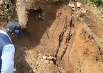Bukavu : après l’éboulement survenu à Ndendere ce mardi, le maire Nicolas Kyalangalilwa mobilise la population et les cadres de base pour la construction urgente d’un mur de soutènement